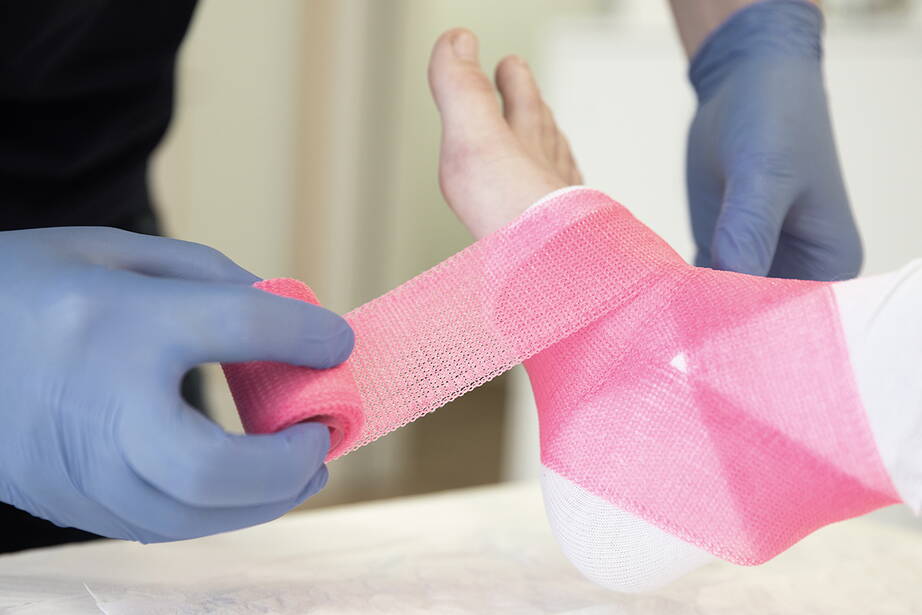 Treatment in the plaster room at Ortho Cham Zug